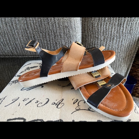 Women’s sandals - Picture 2 of 3